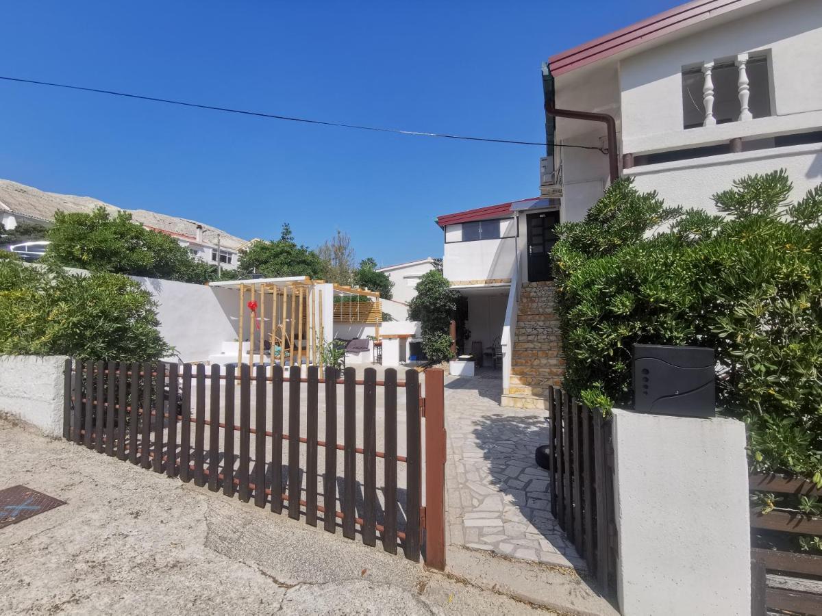 Laura'S Dream Appartments Паг Екстер'єр фото