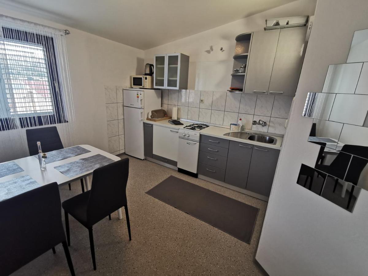 Laura'S Dream Appartments Паг Екстер'єр фото